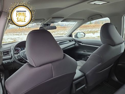 Used 2022 Toyota Camry LE image 27