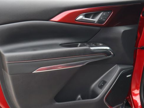 Used 2024 Chevrolet Traverse RS image 17