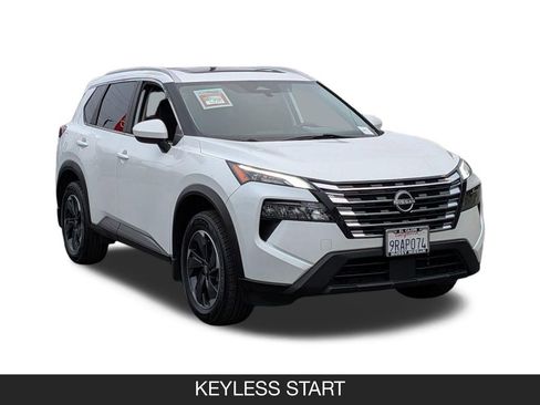 Used 2024 Nissan Rogue SV w/ SV Premium Package FWD image 2