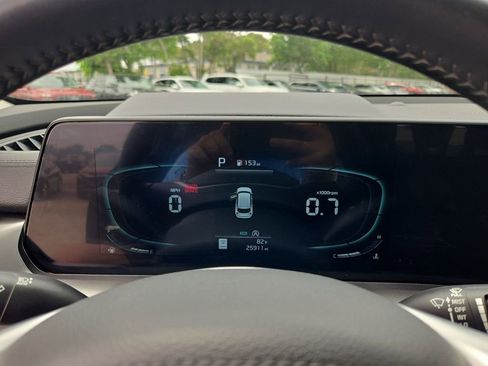 Used 2025 Kia Telluride S FWD image 16