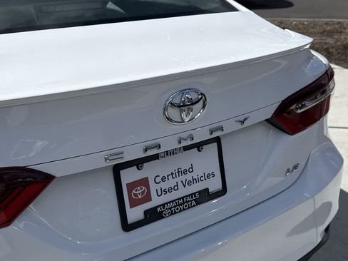 Used 2023 Toyota Camry LE image 9