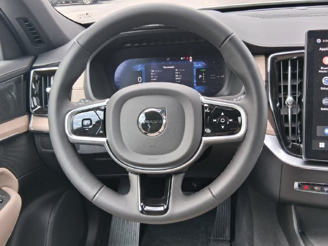 New 2026 Volvo XC90 T8 Plus w/ Protection Package Premier AWD/4WD image 9