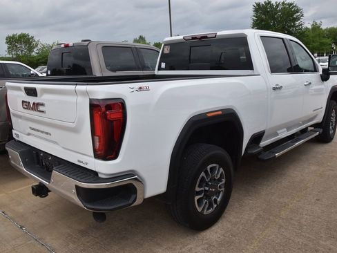 Used 2022 GMC Sierra 2500 SLT w/ SLT Premium Package image 6