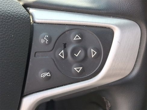 Used 2023 GMC Acadia SLT image 22