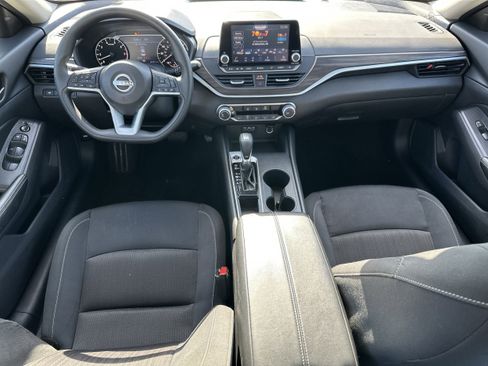 Used 2025 Nissan Altima 2.5 SV image 22