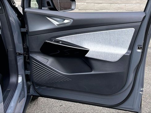 Certified 2023 Volkswagen ID.4 Pro image 22