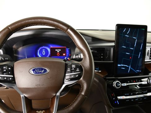 Used 2022 Ford Explorer King Ranch w/ Class IV Trailer Tow Package image 17