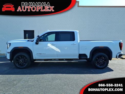 Used 2025 GMC Sierra 2500 AT4 AWD/4WD image 1