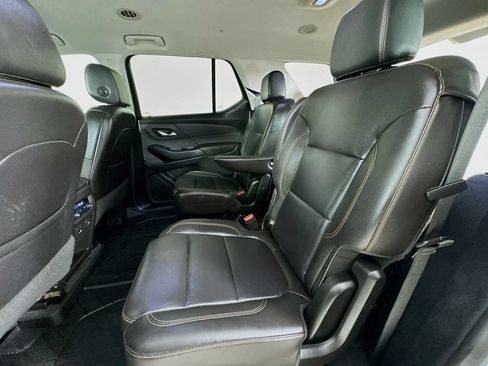 Used 2020 Chevrolet Traverse RS FWD image 29
