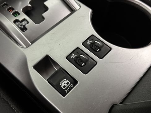 Used 2018 Toyota 4Runner SR5 Premium image 16