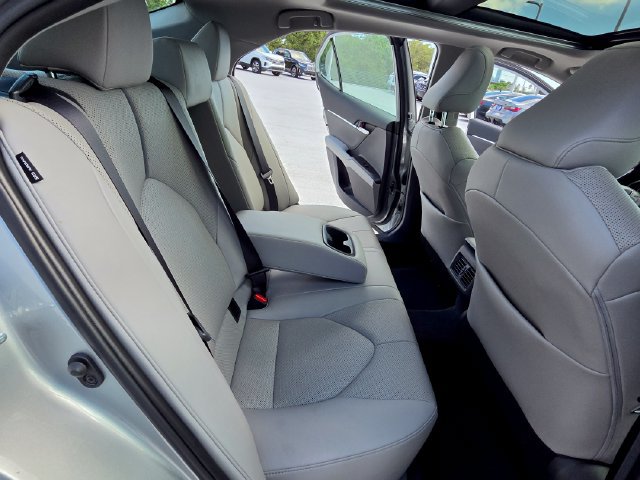 Used 2022 Toyota Camry XLE FWD image 25
