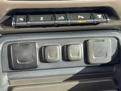 Used 2015 GMC Sierra 2500 Denali image 26