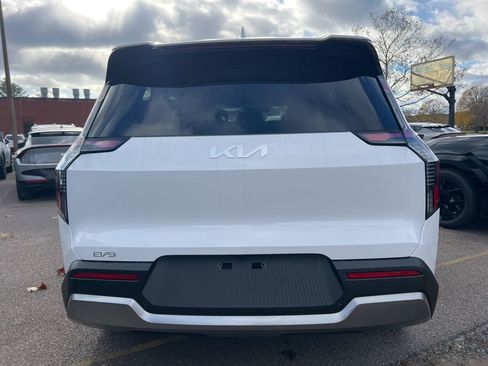 New 2026 Kia EV9 Wind image 3
