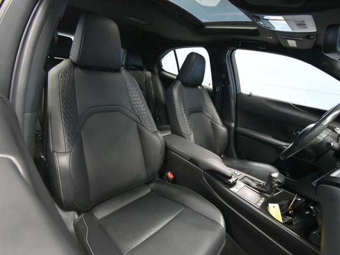 Used 2019 Lexus UX 250h image 26