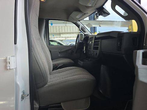 Used 2025 Chevrolet Express 2500 Extended w/ Communications Package image 10