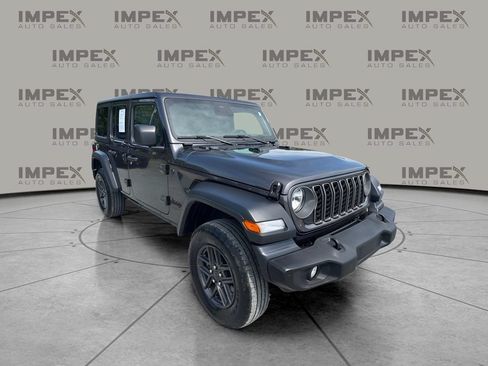 Used 2025 Jeep Wrangler Unlimited Sport AWD/4WD image 7