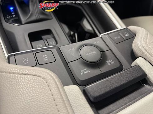 Used 2024 Toyota Grand Highlander Limited image 29