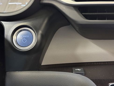 Used 2024 Toyota Sienna XLE image 35