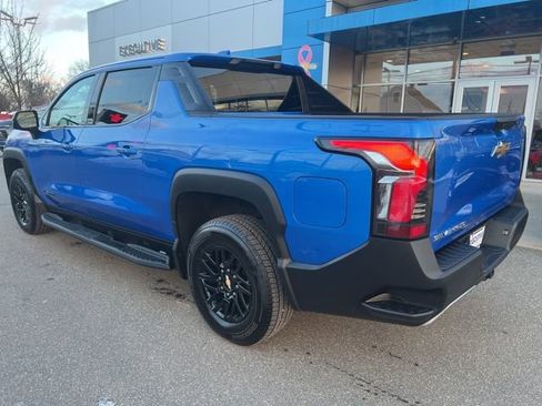 Used 2026 Chevrolet Silverado EV LT AWD/4WD image 4