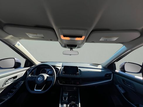 Used 2024 Nissan Rogue S AWD/4WD image 13
