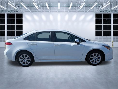 Used 2024 Toyota Corolla LE image 3