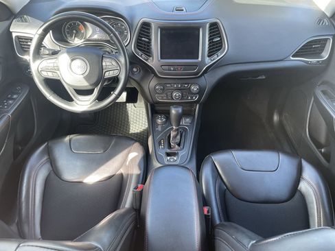 Used 2019 Jeep Cherokee Trailhawk w/ Comfort/Convenience Group image 13