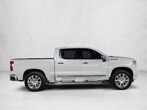 Used 2024 Chevrolet Silverado 1500 High Country w/ High Country Premium Package AWD/4WD image 4