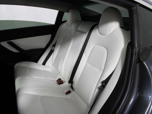 Used 2019 Tesla Model 3 Standard Range Plus RWD image 21