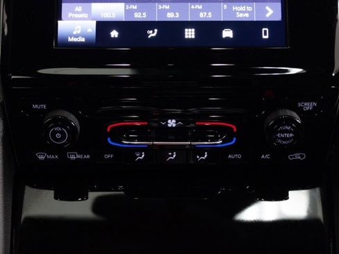 Certified 2024 Jeep Grand Cherokee L Laredo image 17