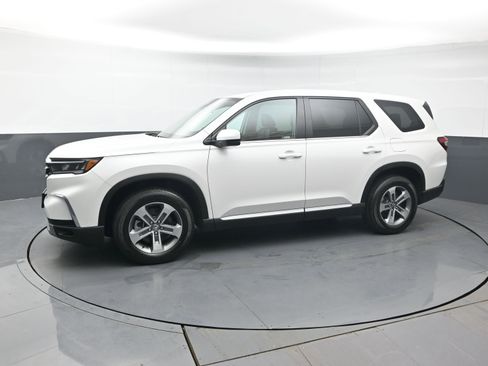 Certified 2024 Honda Pilot EX-L image 2