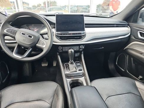 Used 2023 Jeep Compass Latitude AWD/4WD image 12
