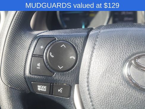 Used 2018 Toyota RAV4 LE AWD/4WD image 5