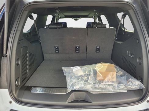 New 2026 GMC Yukon XL Denali image 7