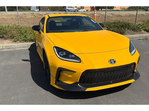 Used 2026 Toyota GR86 YUZU Limited w/ GR Aero Kit RWD image 2