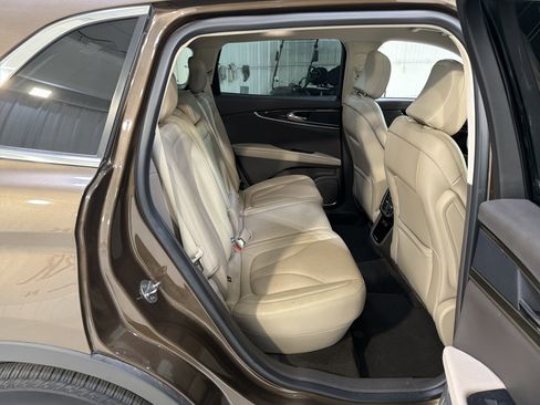 Used 2022 Lincoln Nautilus Reserve image 13