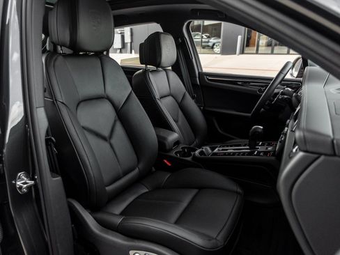 New 2026 Porsche Macan Turbo image 43
