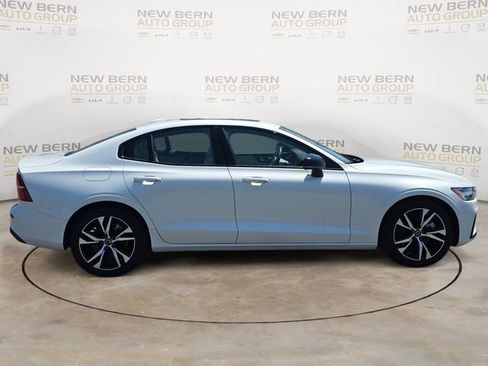Certified 2025 Volvo S60 B5 Core FWD image 6