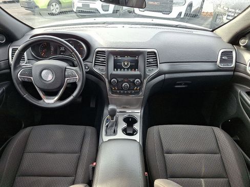 Used 2019 Jeep Grand Cherokee Laredo image 11