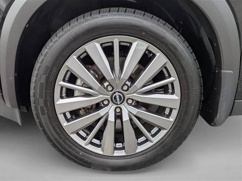 Used 2025 Nissan Pathfinder SL w/ SL Premium Package AWD/4WD image 9