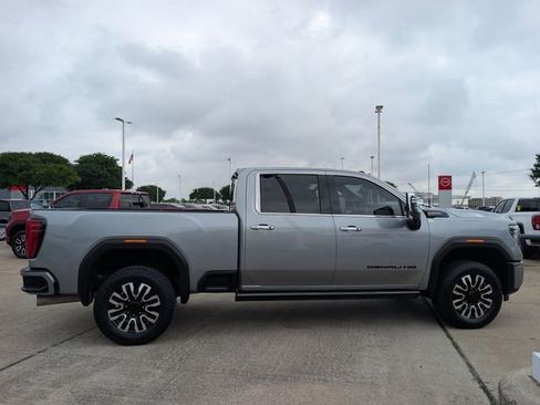 Certified 2024 GMC Sierra 2500 Denali Ultimate AWD/4WD image 3