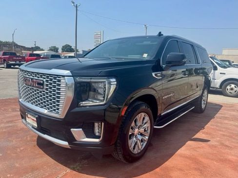 Used 2023 GMC Yukon XL Denali w/ LPO, Floor Liner Package AWD/4WD image 1