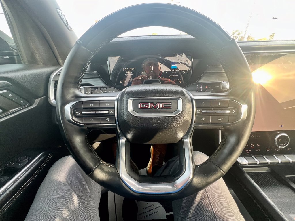 Used 2024 GMC Acadia Elevation w/ Super Cruise Package FWD image 17