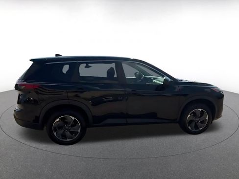 Used 2025 Nissan Rogue SV FWD image 14
