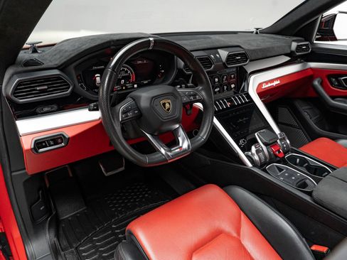 Used 2020 Lamborghini Urus AWD/4WD image 12