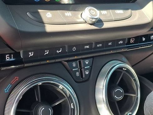 Used 2019 Chevrolet Camaro ZL1 RWD image 15