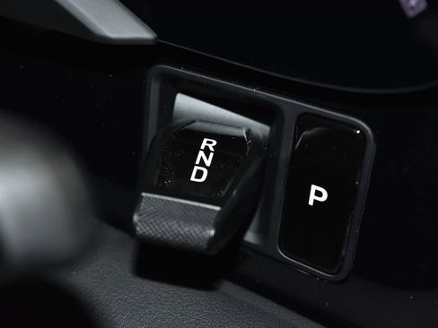 Used 2023 Porsche Taycan image 18