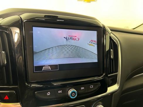 Used 2021 Chevrolet Traverse LT image 21