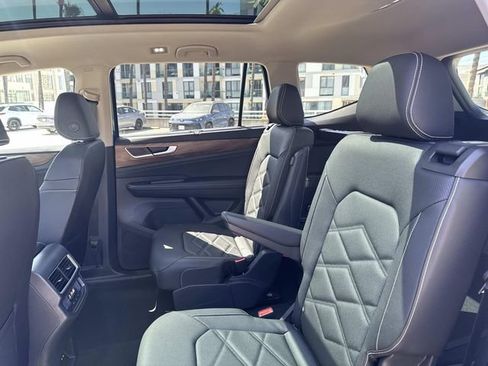 New 2026 Volkswagen Atlas SE FWD image 12