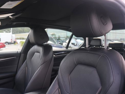 Used 2018 BMW 530i xDrive image 16