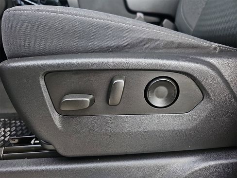 Certified 2023 Chevrolet Silverado 1500 Custom image 25